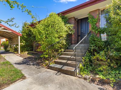 12 HANLEY CRESCENT, Seymour