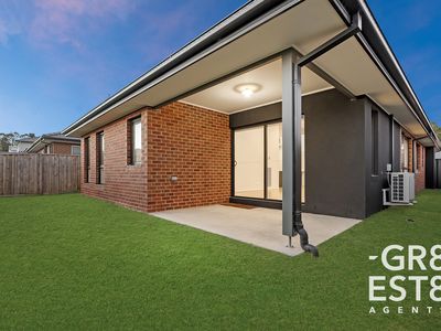 17 Chesney Rise, Officer