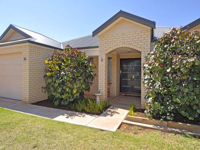 12 Henderson Drive, Kalgoorlie