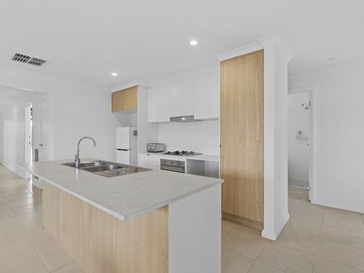 47 Lewis Crescent, Finley