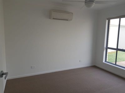 2 / 3 Ridge View Court, Nikenbah