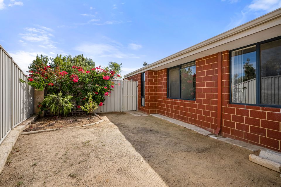 2 PENDRAGON LANE, Baldivis