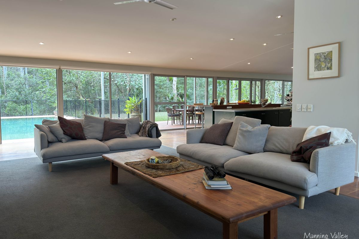 380 Hubbards Road North, Topi Topi