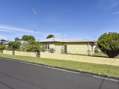 1 Montgomery Avenune, Mount Gambier