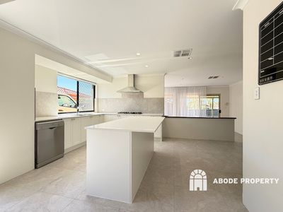 12 Catalpa Crescent, South Lake