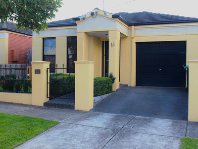 13 Prospect Avenue, Belmont