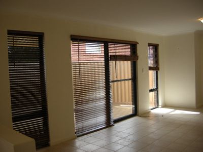 3 / 4 Forster Street, Lathlain