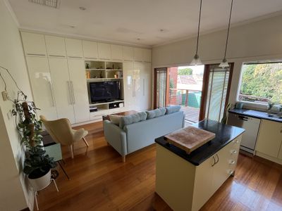 15 Disraeli Grove, Pascoe Vale South