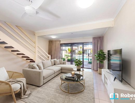 Relaxed Tropical Lifestyle in Noosaville image 5