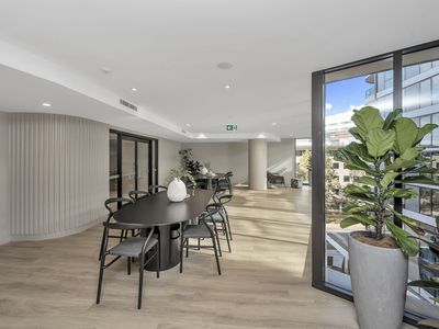 1605  / 2 Furzer Street, Phillip