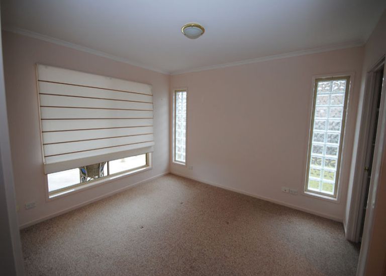 2 Manca Court, Portland