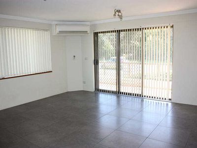1 / 78   Head Street, Forster