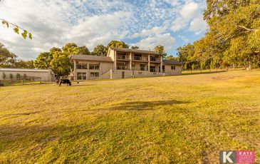 21 Sugarloaf Road, Beaconsfield Upper