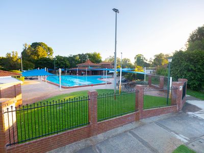 30 Regency Drive, Thornlie