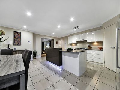 48 Foxwood Circuit, Wakerley