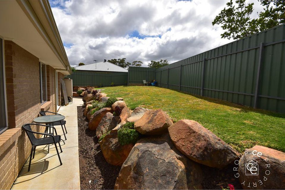 2 Trestrail Circuit, Williamstown