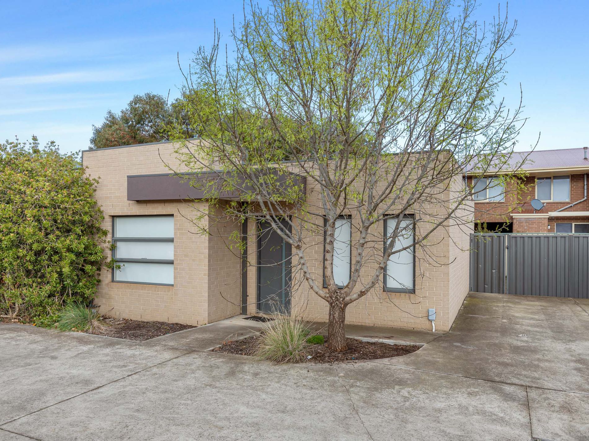 4 / 25 Deutgam Street, Werribee