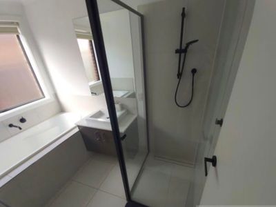 10 Growth Drive, Weir Views