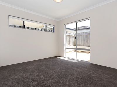 12 Monclair Pass, Currambine