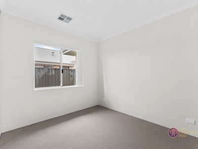 13 Hidcote Road, Lakelands