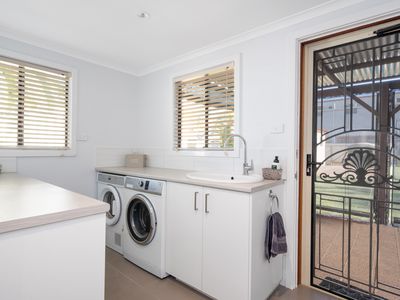 72 Collins Street, Piccadilly