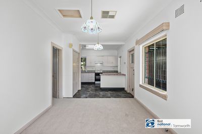 28 ROBYN STREET, South Tamworth