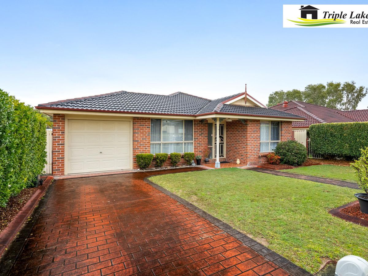 10 Karingal Place, Blue Haven