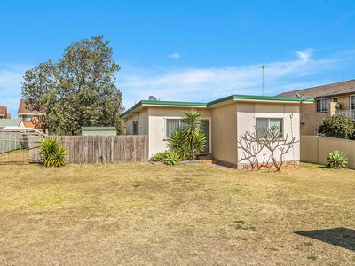 76 Peterborough Avenue, Lake Illawarra