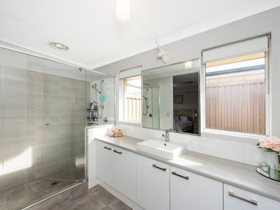 15 McDougal Way, Baldivis