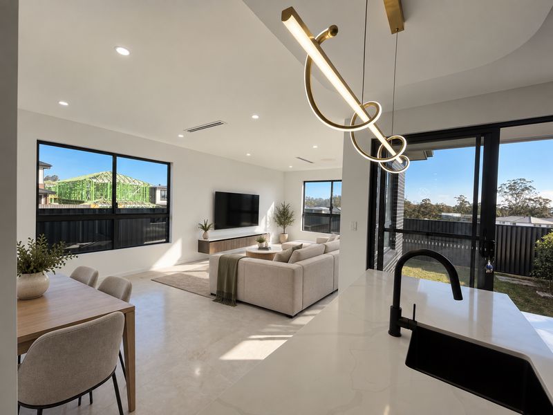 37 Scandinavian Circuit, Rouse Hill