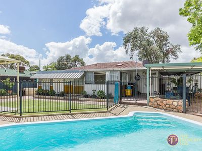 15 Ravenscroft Way, Kelmscott