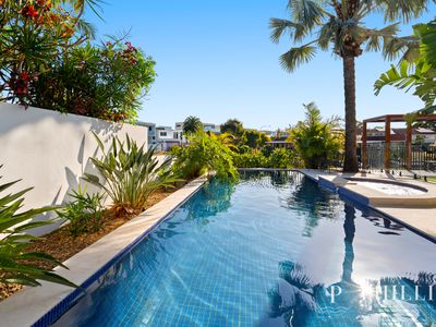 24 Gibraltar Drive, Isle Of Capri
