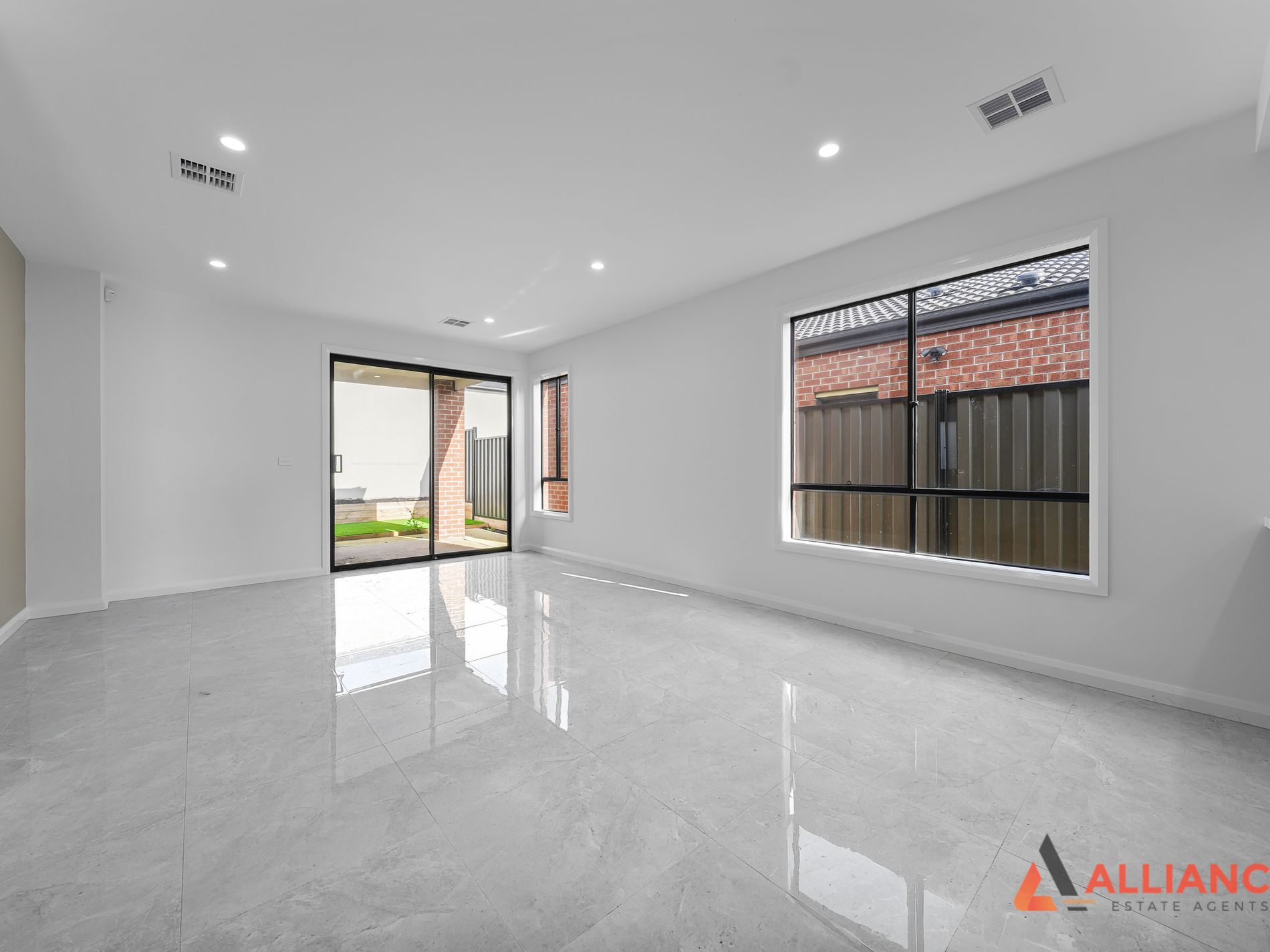 10 Mound Avenue, Donnybrook
