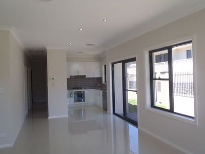 'The Avenue' / 32A Stonehaven Avenue, Dubbo
