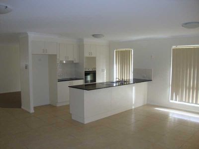 10 Armani Avenue, Wulkuraka
