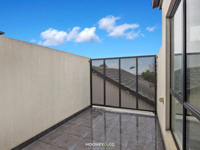 2 / 12 Mundaring Drive, Cranbourne