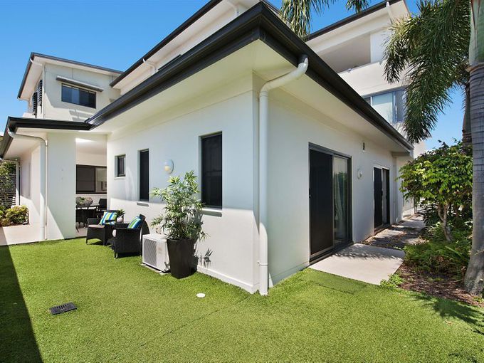 2 / 82 Beach Parade, Maroochydore