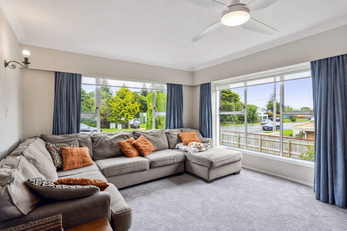 33 Ocean Road, Paraparaumu Beach