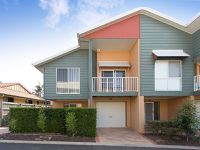 52 / 316  Long Street East, Graceville