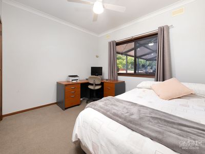 10 HALEY CRESCENT, Wodonga