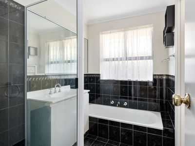 11 Davyhurst Drive, Hannans