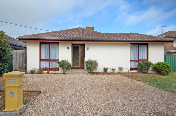 9 Carlisle Street, Craigieburn