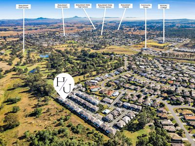 33 / 27 Tequesta Drive, Beaudesert