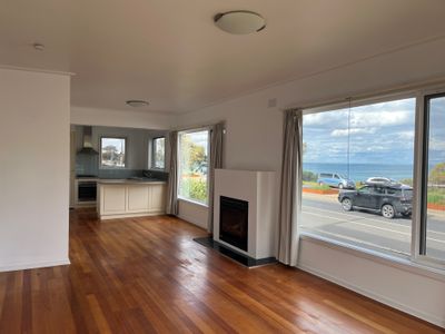 1/17 The Esplanade, Geelong