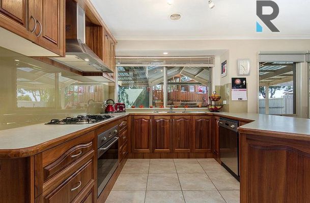 1 Farnborough Avenue, Craigieburn