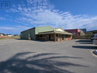 11 Winchester Road, Bibra Lake