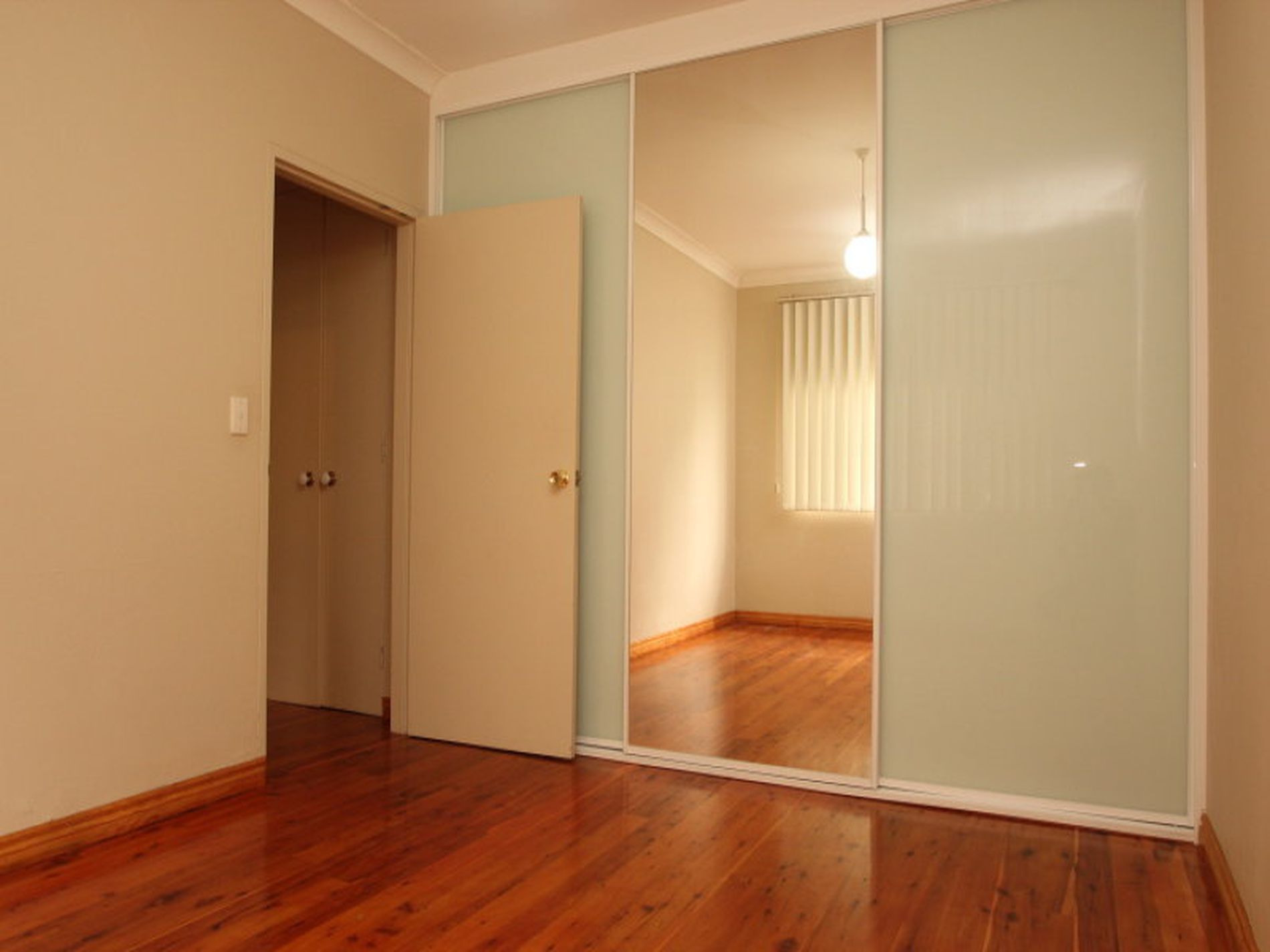 20-22 Carlton Parade, Carlton
