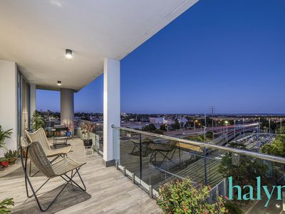 708 / 9 Tully Road, East Perth