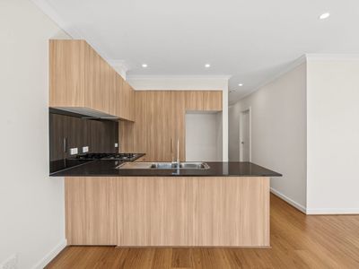 27 Jarlath Drive, Mambourin