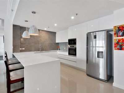 33 / 3 TEDDER AVENUE, Main Beach